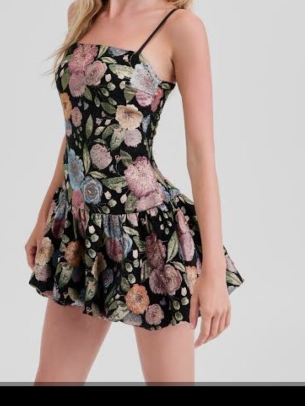 Mini Dress Seni and CadeXXL Black Floral Ruffled with Spaghetti Straps